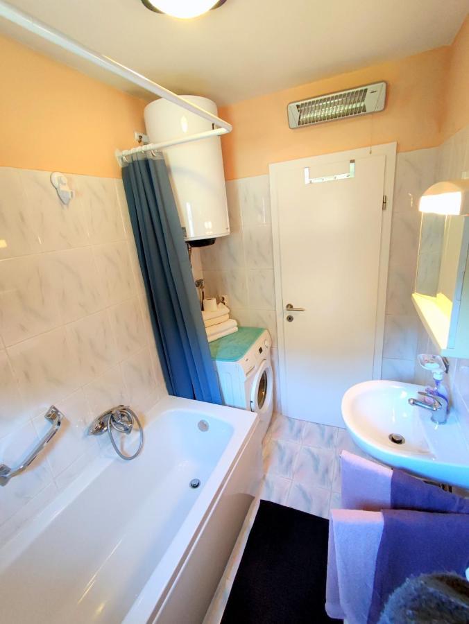 Apartment Pajtak Porec Esterno foto
