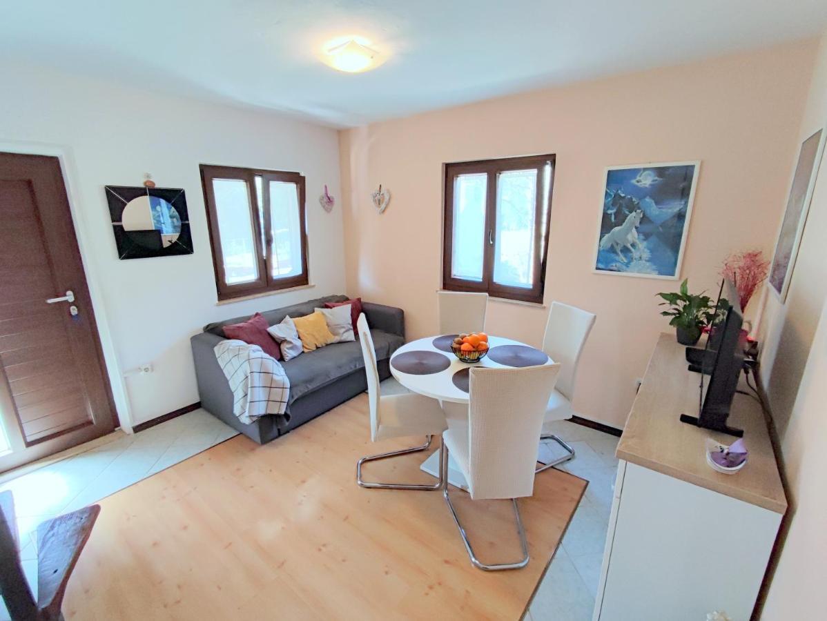 Apartment Pajtak Porec Esterno foto