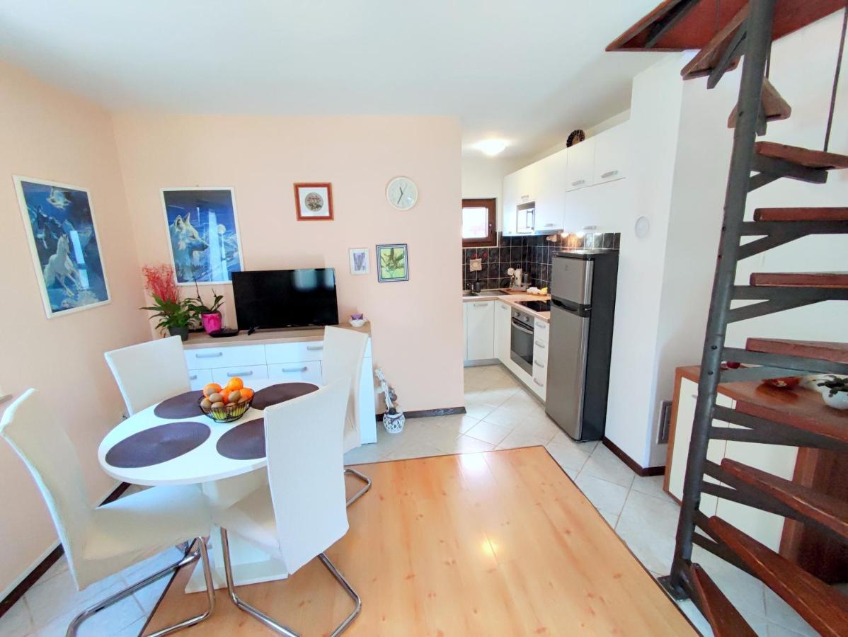 Apartment Pajtak Porec Esterno foto