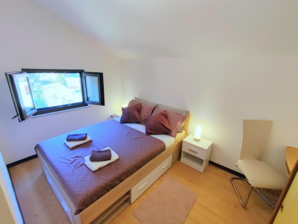 Apartment Pajtak Porec Esterno foto