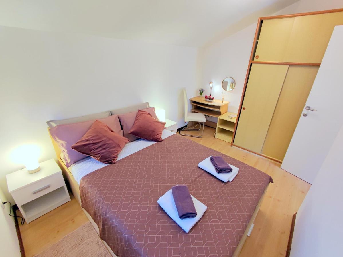 Apartment Pajtak Porec Esterno foto